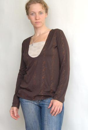 Блуза, коричневая с вышивкой
