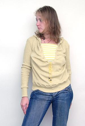 Салатовая с капюшоном