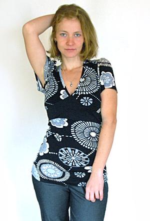 Футболка, карусель.