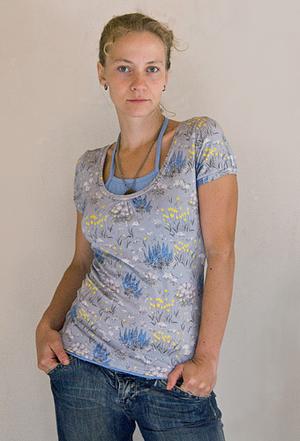 Футболка, васильковое поле