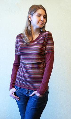 Бордовая в разноцветную полоску