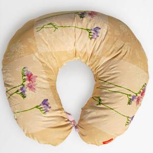 Фрезии на бежевом