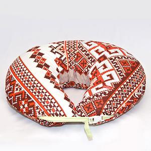 Красная вышивка