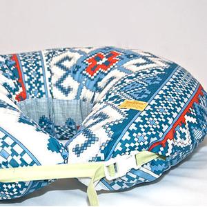 Синяя вышивка