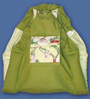 Оливковый с цветами