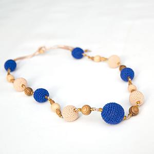 Синий, бежевый