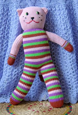 Кот Слава не смотрит направо!